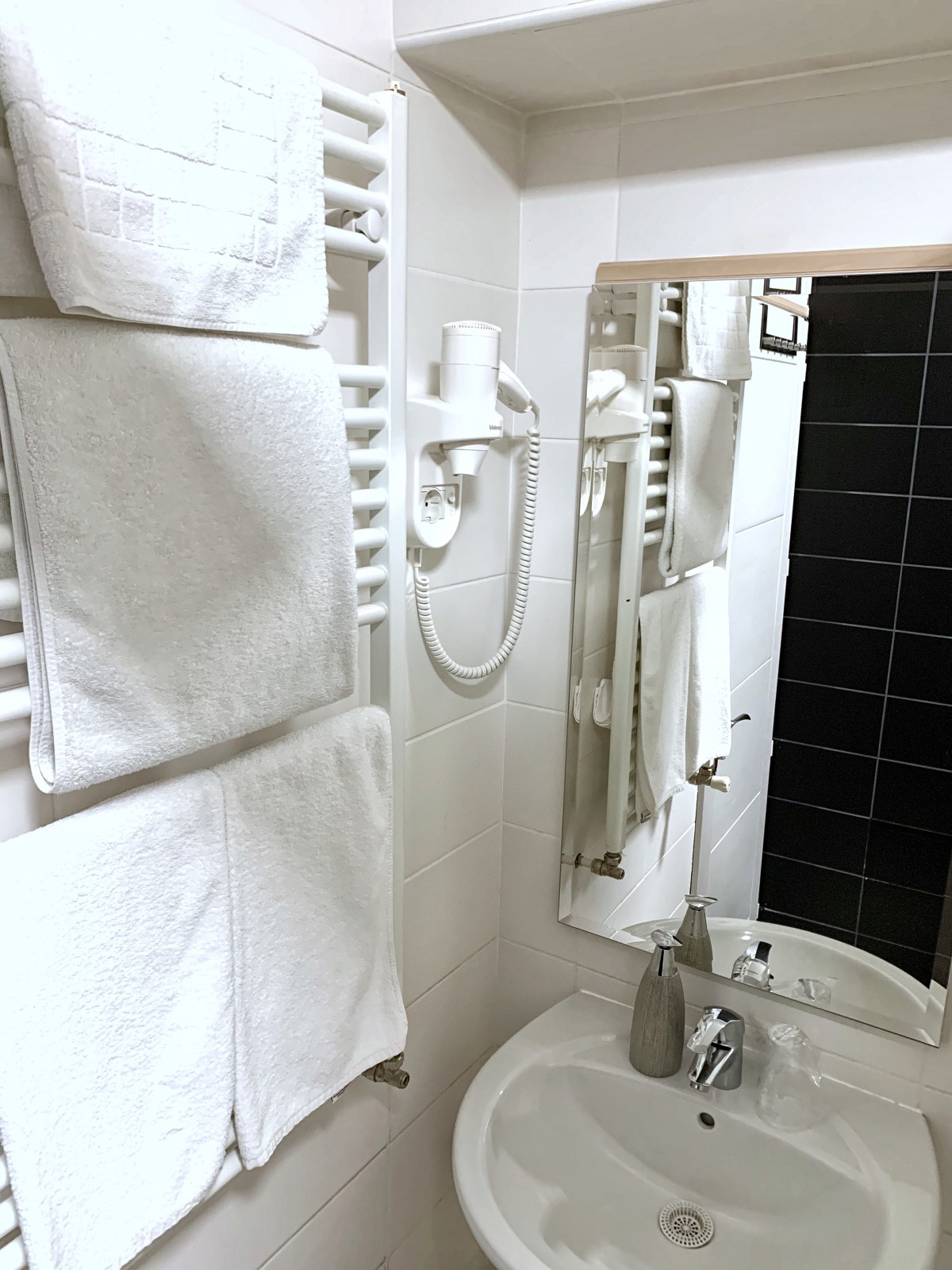 Double room with double bed and balcony