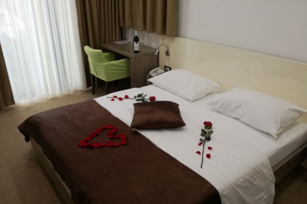  VALENTINES DAY IN THE HOTEL NATIONAL - RESERVATION OF A ROOM FOR 14.02. EVERY ROOM GETS SURPRISE GIFT